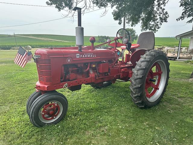 Image of Farmall H equipment image 1