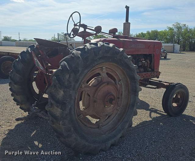 Image of Farmall M equipment image 4