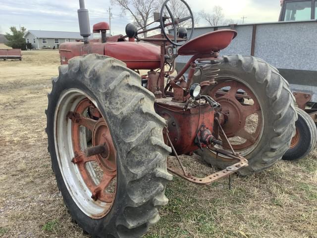 Image of Farmall M equipment image 2