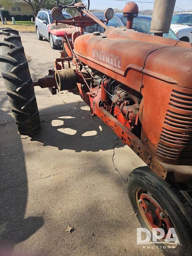Image of Farmall H equipment image 1