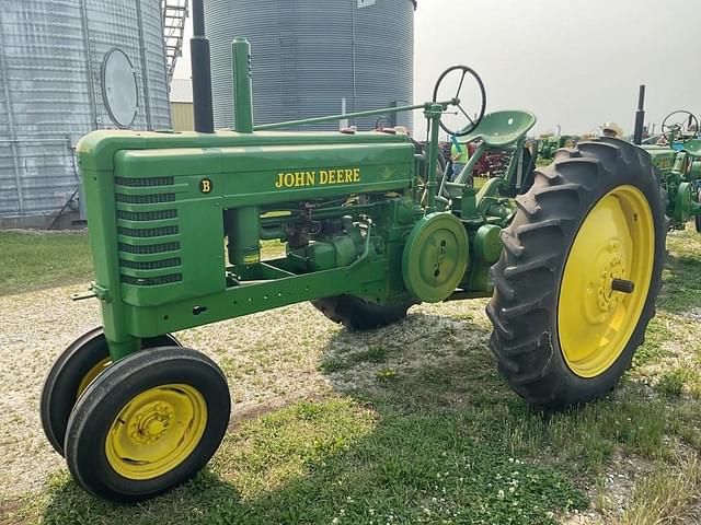 Image of John Deere B equipment image 2