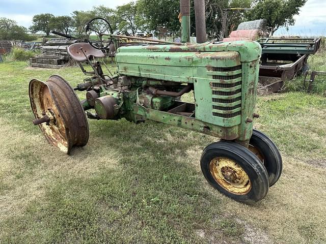 Image of John Deere B equipment image 2