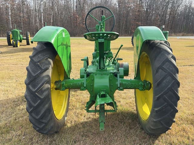 Image of John Deere B equipment image 3