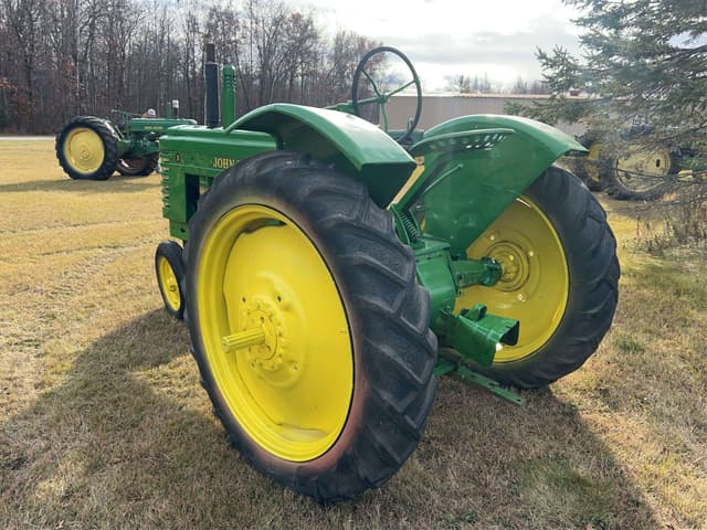Image of John Deere B equipment image 4