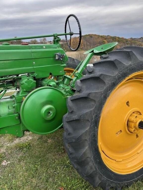 Image of John Deere A equipment image 4