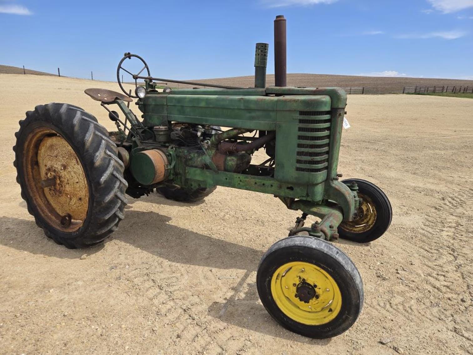 1944 John Deere A Equipment Image0