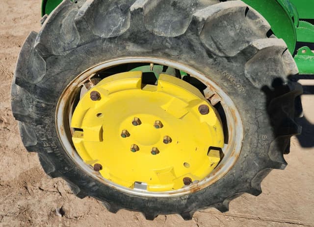 Image of John Deere LA equipment image 4