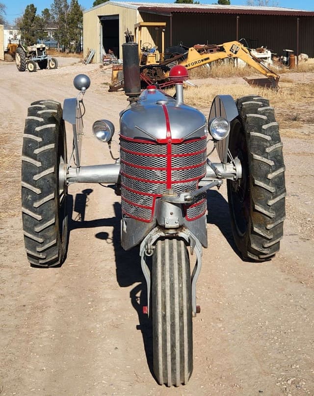 Image of Silver King 42 equipment image 1