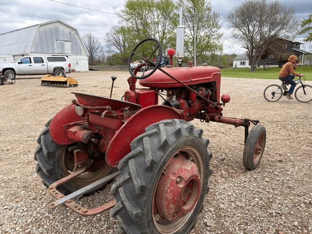 Image of Farmall A equipment image 2