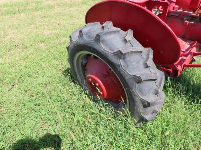 Image of Farmall A equipment image 3