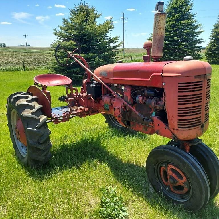 Image of Farmall B Image 1