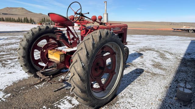 Image of Farmall H equipment image 3