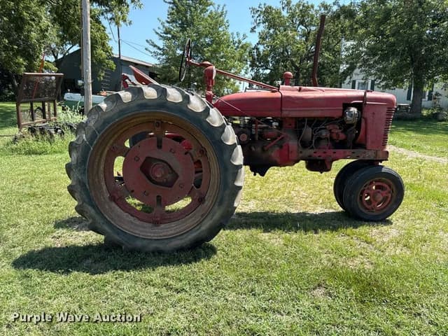 Image of Farmall H equipment image 3