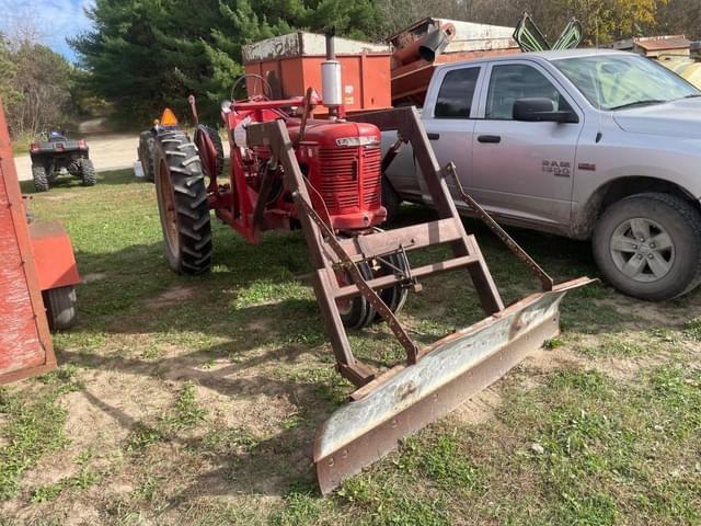 Image of Farmall H equipment image 2