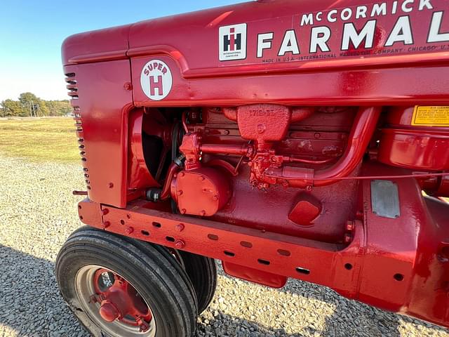 Image of Farmall Super H equipment image 3