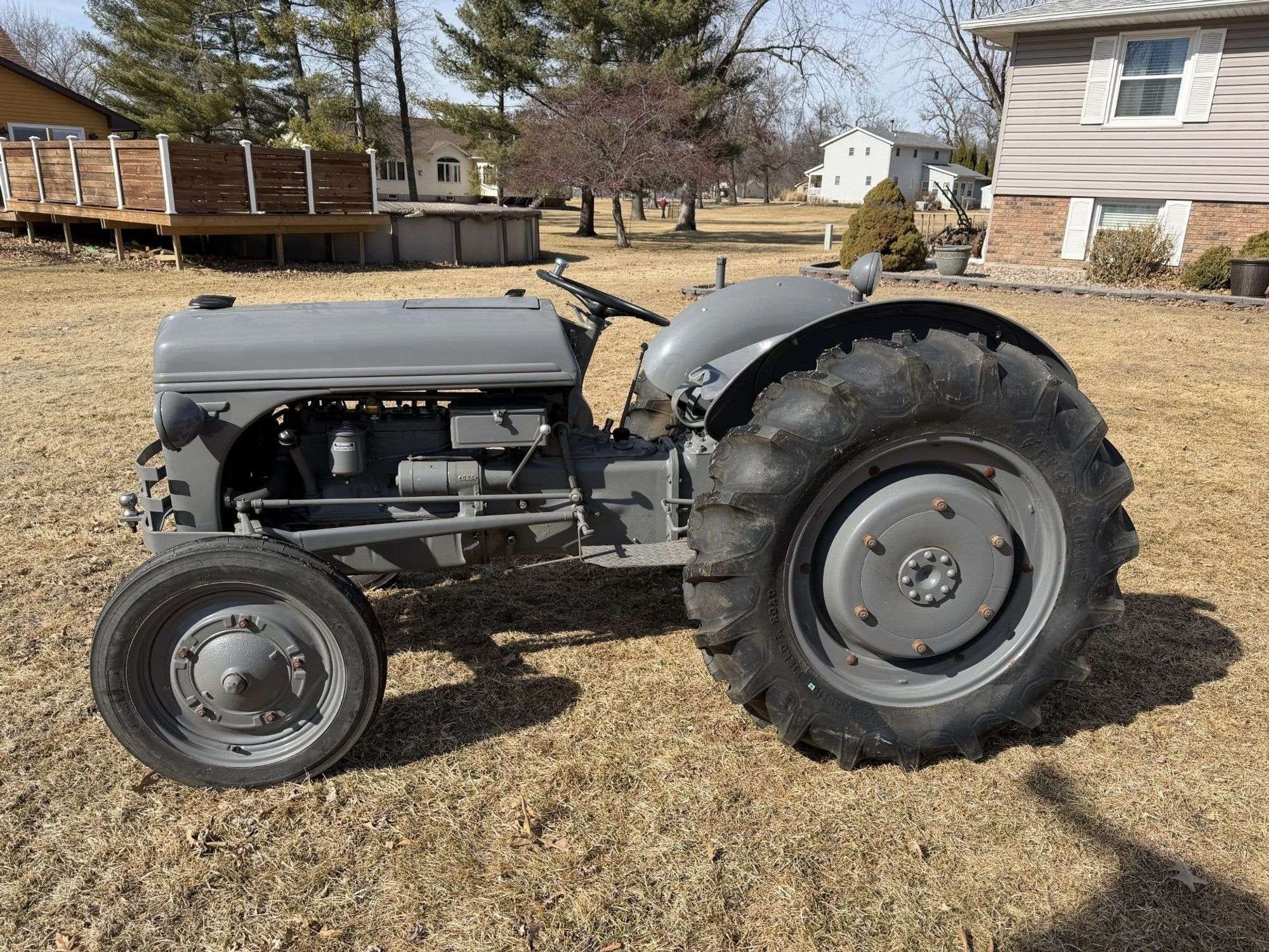 1945 Ford 2N Equipment Image0