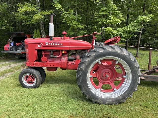 Image of Farmall M equipment image 1