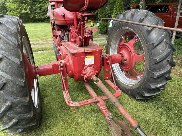 Image of Farmall M equipment image 3