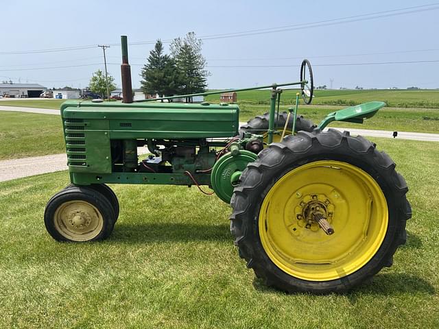 Image of John Deere H equipment image 1