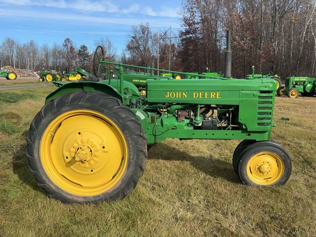 Image of John Deere H equipment image 1