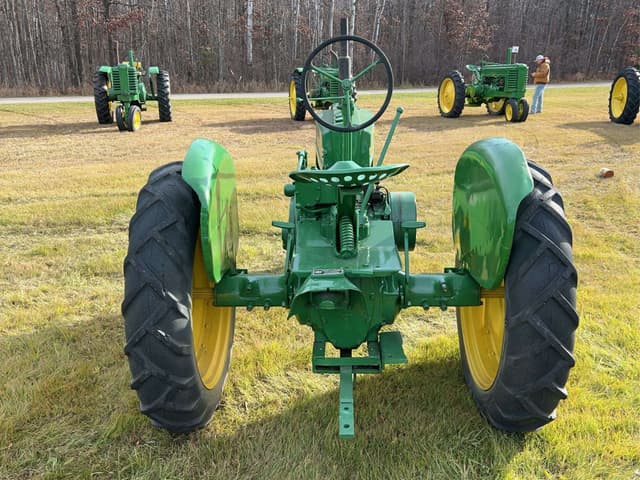 Image of John Deere H equipment image 3