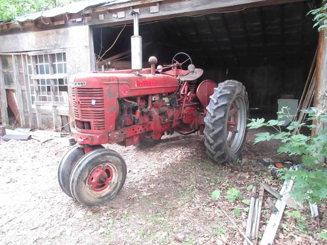 Image of Farmall M equipment image 2
