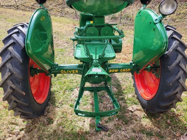 Image of Oliver 60 equipment image 4