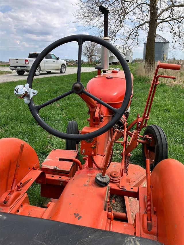 Image of Allis Chalmers B equipment image 4