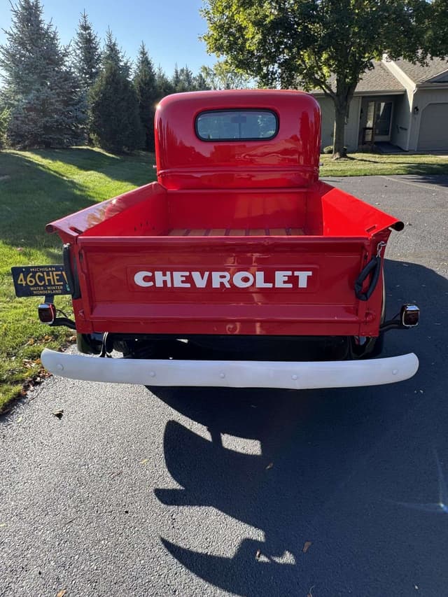 Image of Chevrolet 3100 equipment image 2