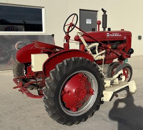 Image of Farmall B equipment image 2