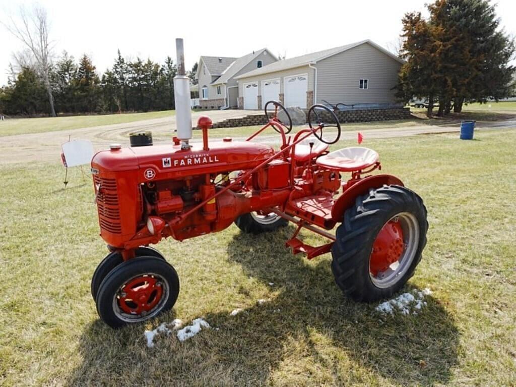 Image of Farmall B Primary image