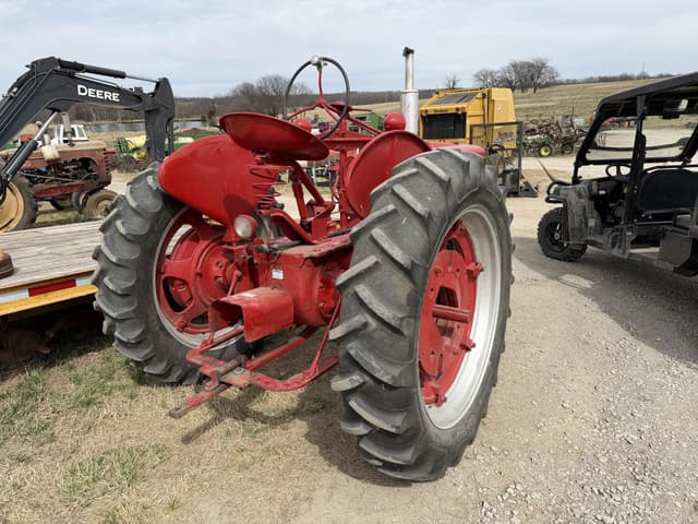 Image of Farmall H equipment image 2