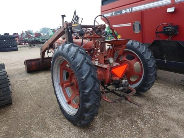 Image of Farmall H equipment image 3
