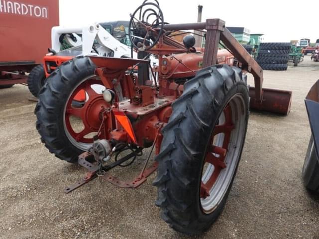 Image of Farmall H equipment image 2