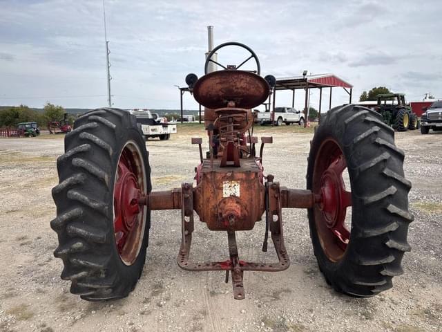 Image of Farmall M equipment image 3