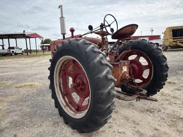Image of Farmall M equipment image 2
