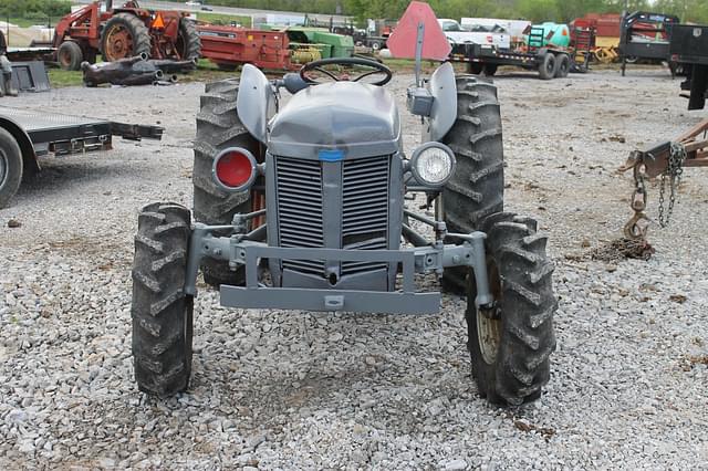 Image of Ferguson TE-20 equipment image 4