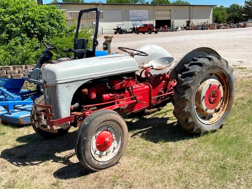 1946 Ford 2N Equipment Image0