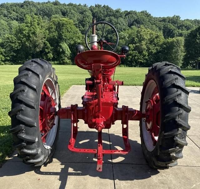 Image of International Harvester Farmall H equipment image 3