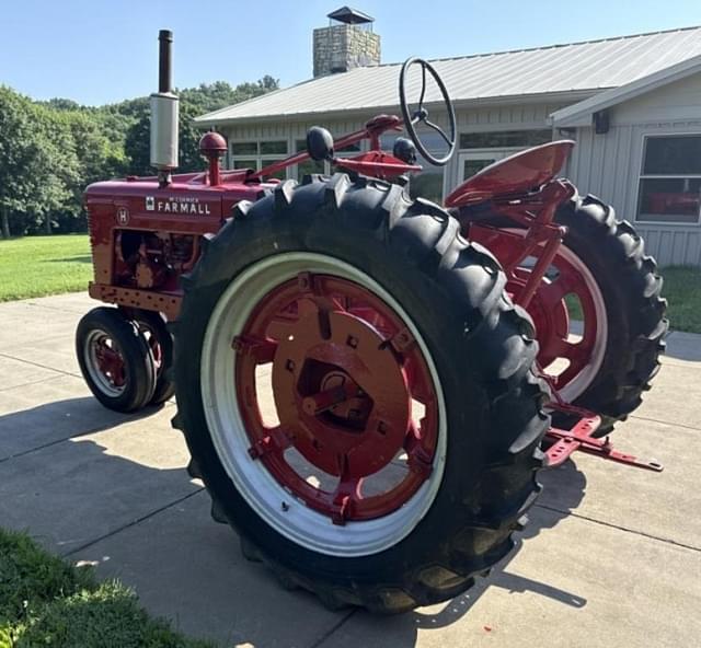 Image of International Harvester Farmall H equipment image 4