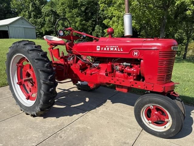 Image of International Harvester Farmall H equipment image 1
