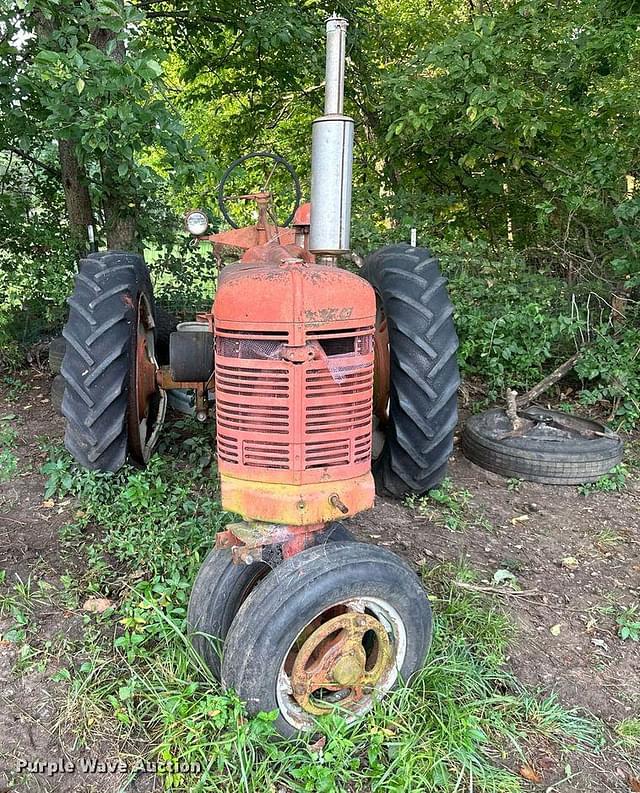 Image of Farmall H equipment image 1