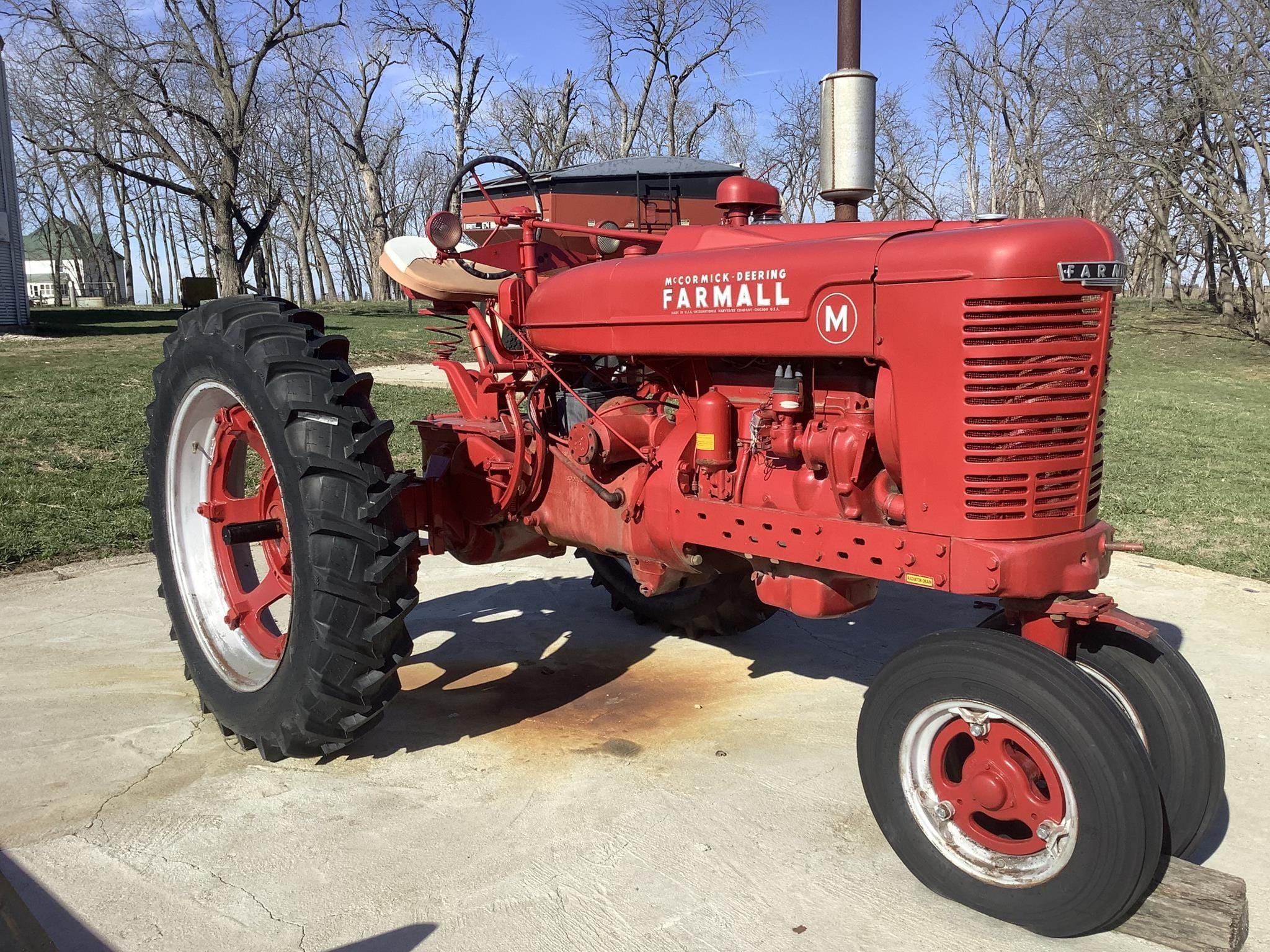 1946 Farmall M Equipment Image0