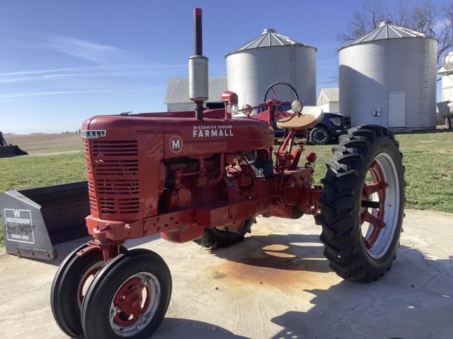Image of Farmall M equipment image 1