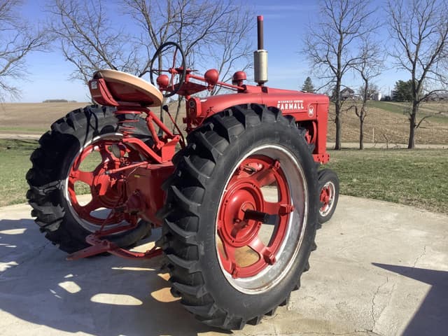 Image of Farmall M equipment image 4