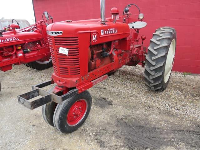 Image of Farmall M equipment image 2