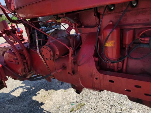 Image of Farmall M equipment image 4