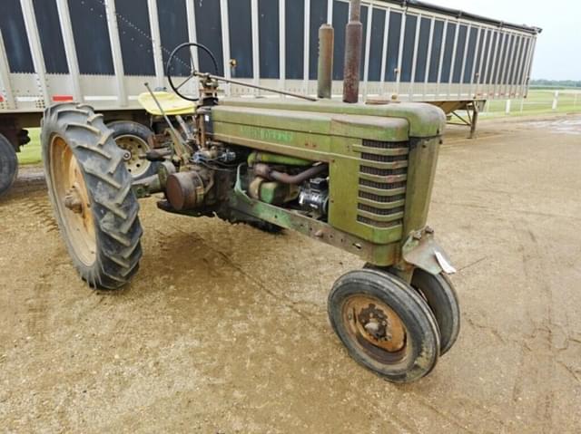 Image of John Deere B equipment image 1
