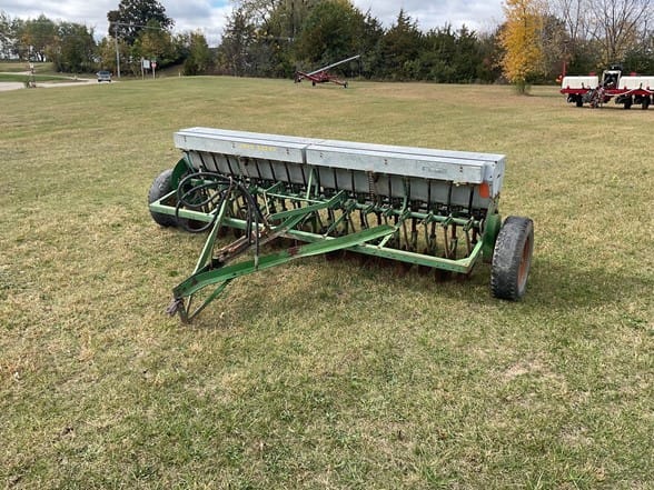 1946 John Deere 187B Equipment Image0