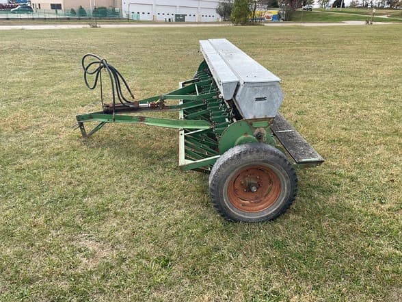 Image of John Deere 187B equipment image 1